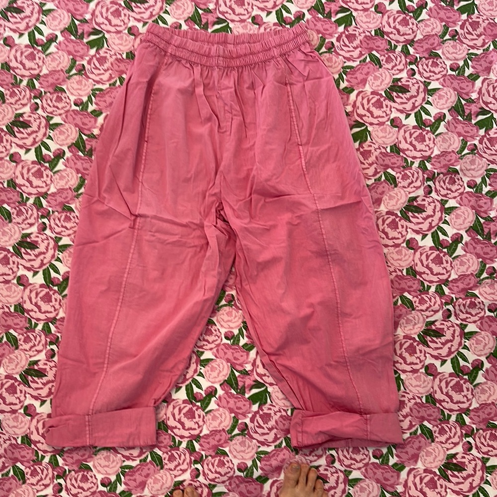 Free people relaxed Pink Bottoms with elastic waist band.